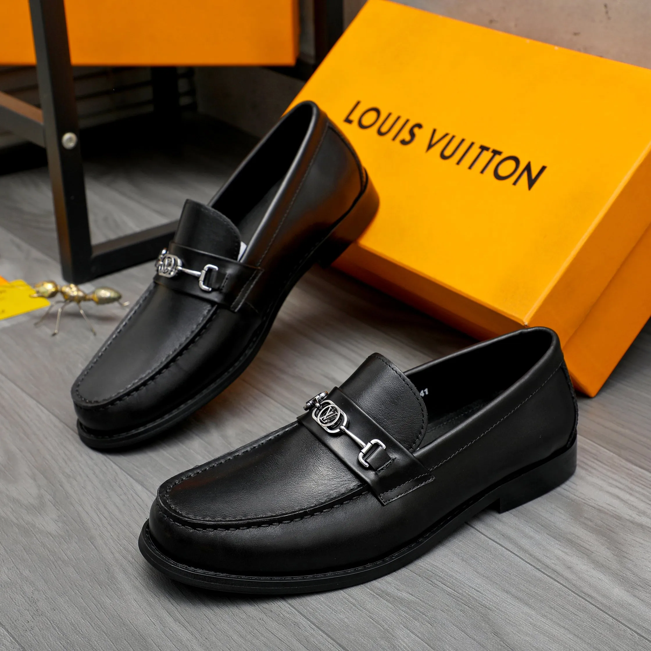 Men's shoes 💰p460 Product trademark: LV (Louis Vuitton) business slip-on leather shoes Regular size: 38-45 (45 is custom-made and non-returnable) Product materials: Selected high-quality cowhide upper, cowhide lining, original rubber outsole